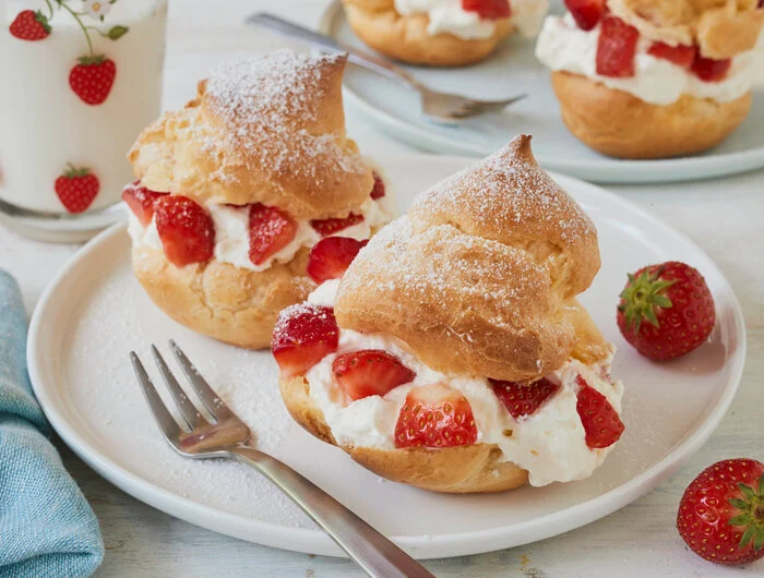 Windbeutel mit Erdbeeren